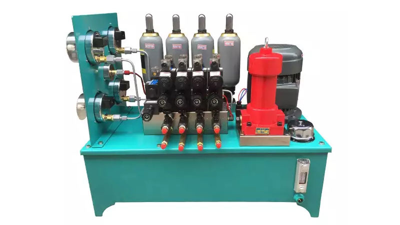 要防止液壓系統(tǒng)中油液污染，一方面要防止外部雜質進入液壓系統(tǒng)內，另一方面選擇合適的液壓油過濾裝置，做好液壓油過濾。 下面液壓過濾器廠家朝日液壓跟大家分享液壓過濾器的選用技巧：